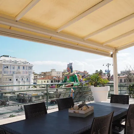 Attico Sulla Apartment Viareggio