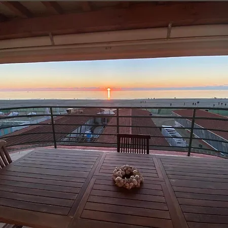 Apartment Attico Sulla Viareggio